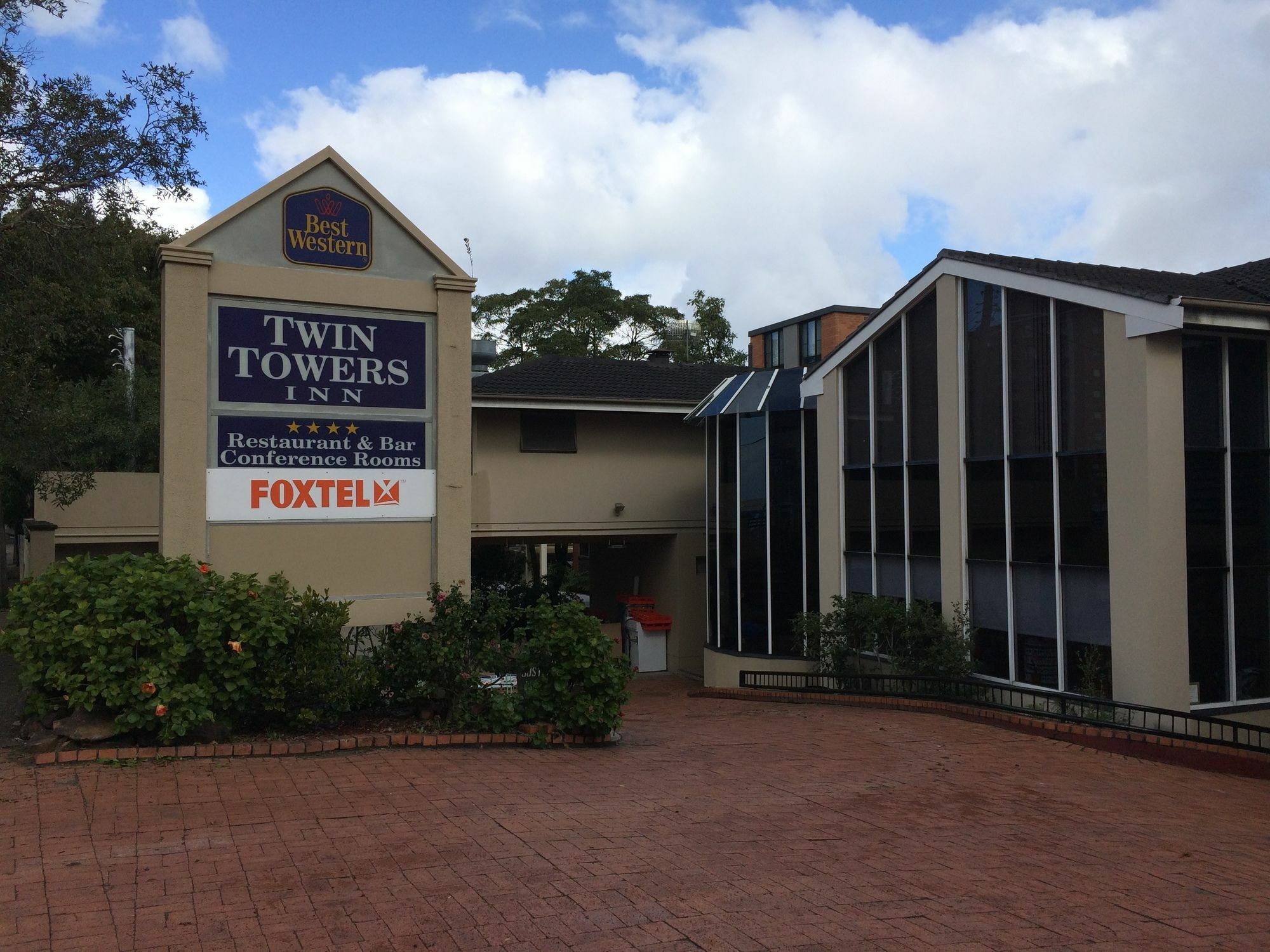 Twin Towers Inn Сидни Екстериор снимка